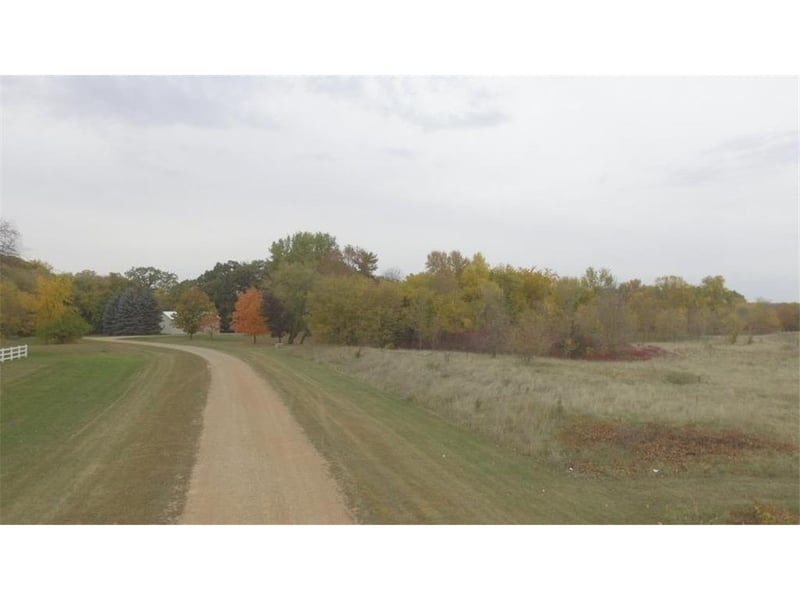 7680 Martin Dr, Carver, MN 55315