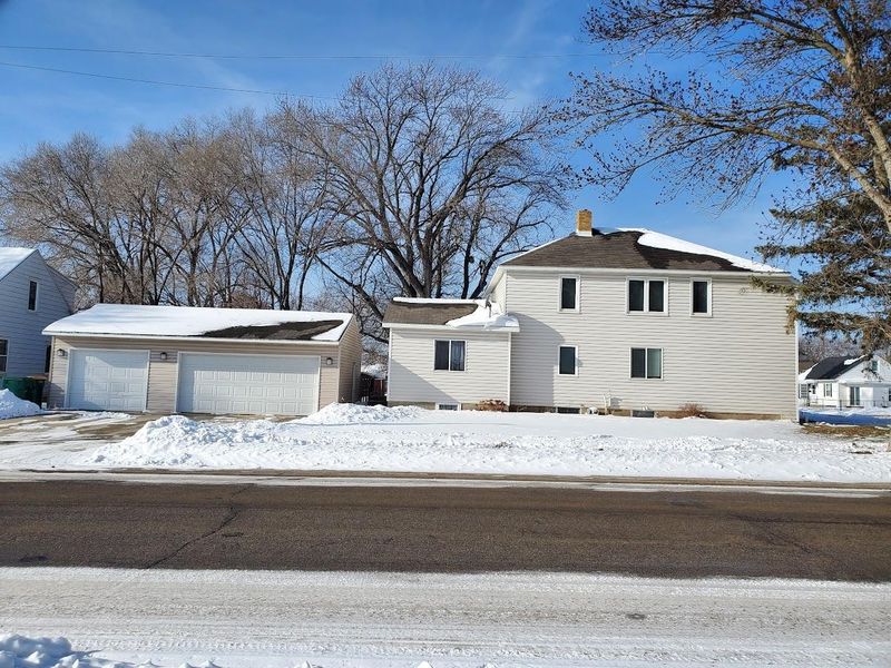 1222 9th St NE, Rochester, MN 55906