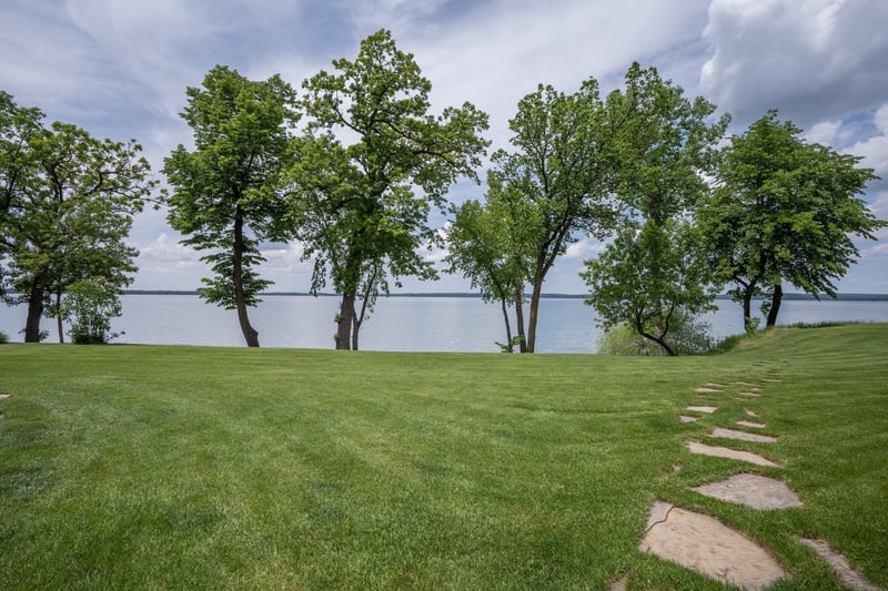 11660 Indian Beach Rd, Spicer, MN 56288