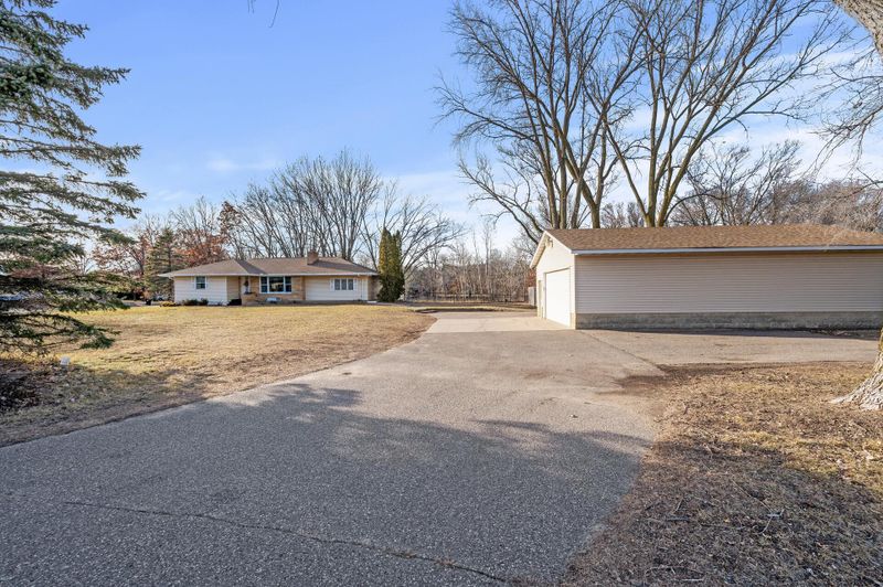 7891 Lake Dr, Lino Lakes, MN 55014