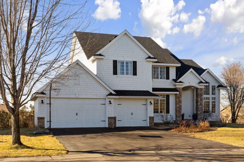 10801 Maple Blvd, Woodbury, MN 55129