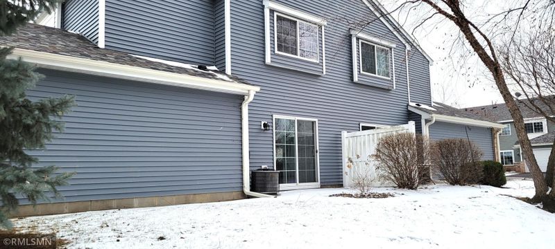 2090 Gresham Ave N, Oakdale, MN 55128
