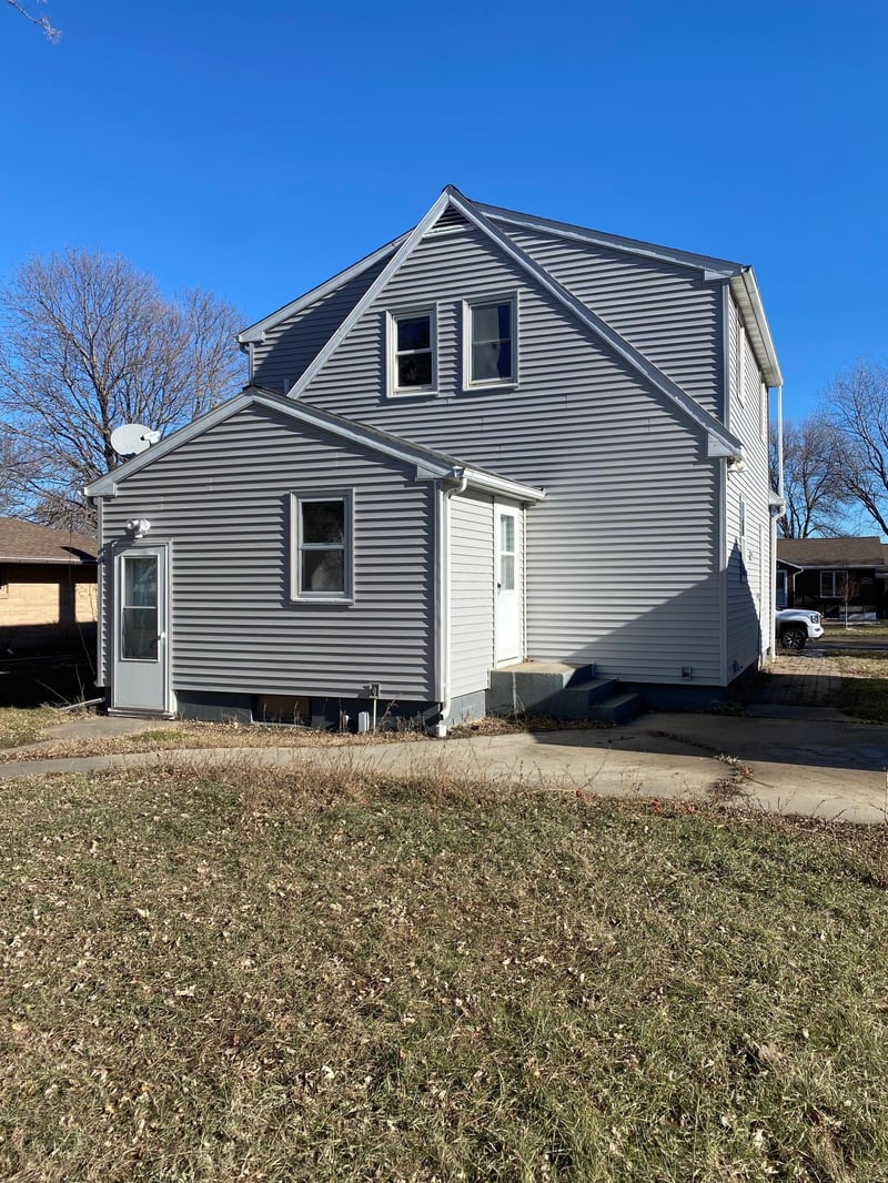 240 Elm St, Clements, MN 56224