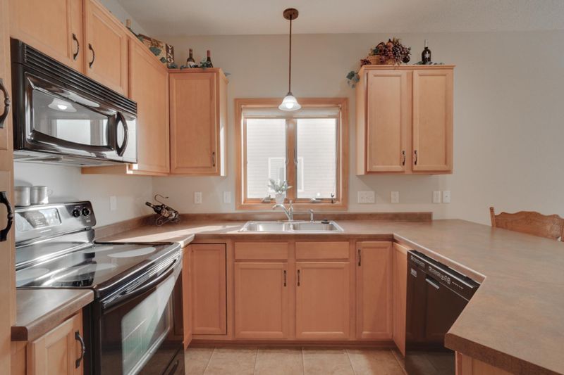 420 Buckshot Ct, Kenyon, MN 55946