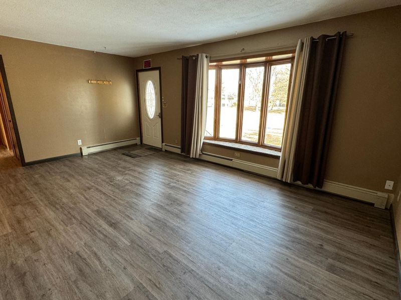 1008 Center St E, Roseau, MN 56751