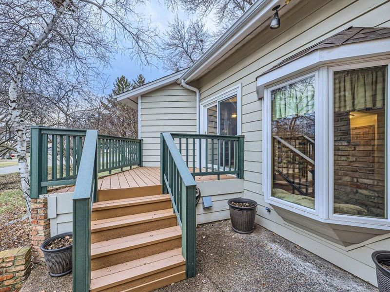 875 Oriole Ln, Chaska, MN 55318