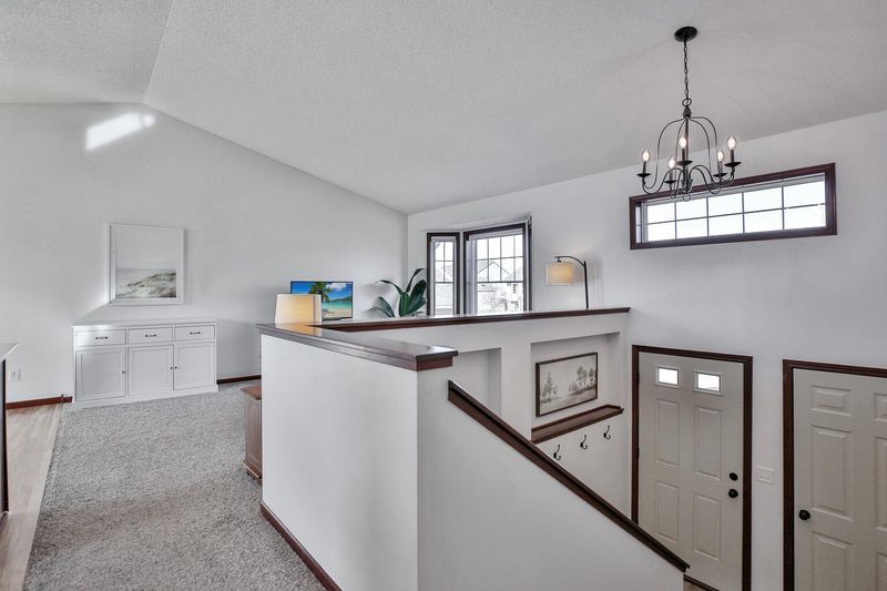 154 Arabian Ave E, Shakopee, MN 55379