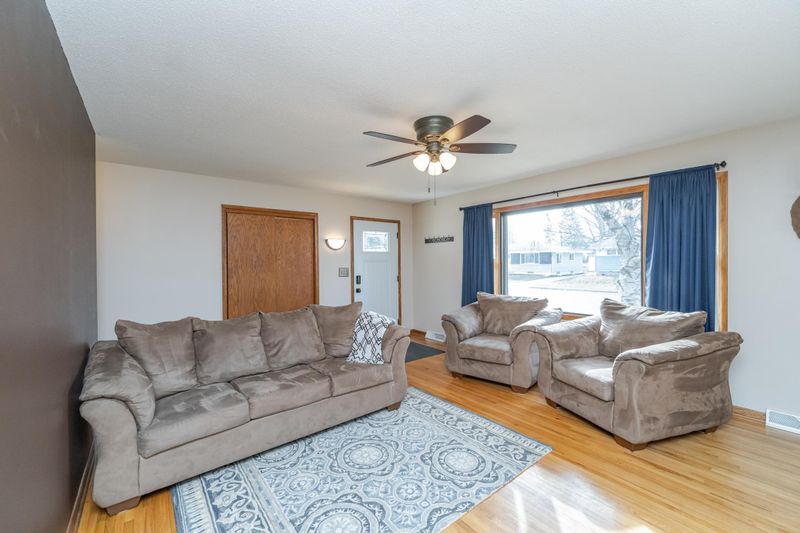 305 2nd St SE, Stewartville, MN 55976