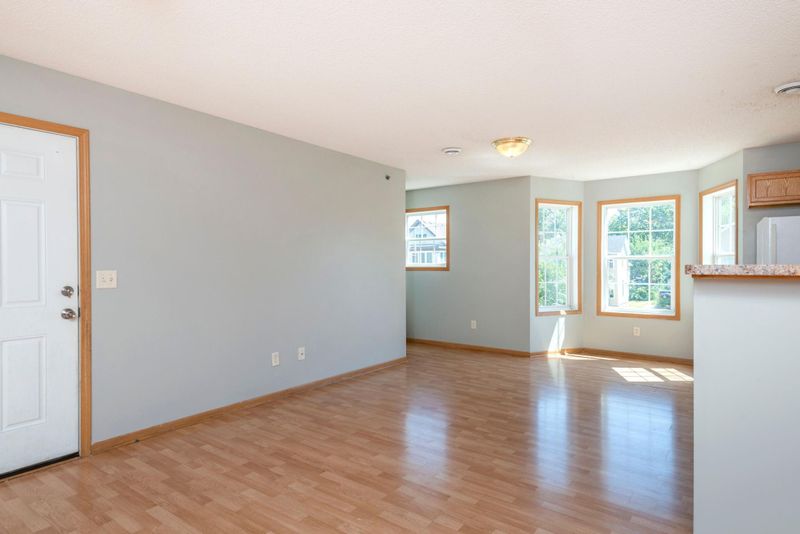 2440 Portland Ave, Minneapolis, MN 55404