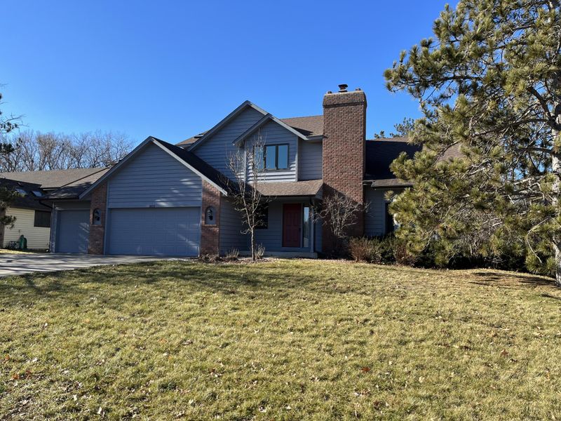 3653 Pinecrest Ct, Eagan, MN 55123