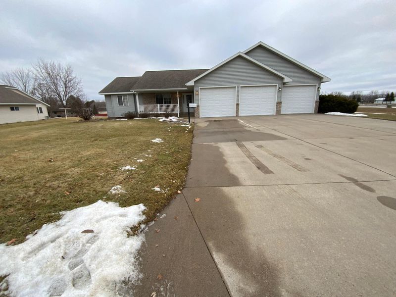 537 2nd St NW, Richmond, MN 56368