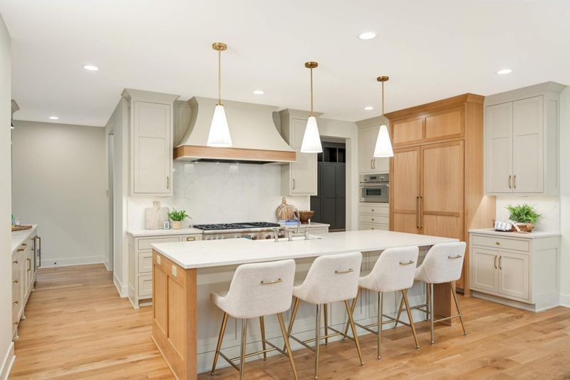 4501 Sedum Ln, Edina, MN 55435
