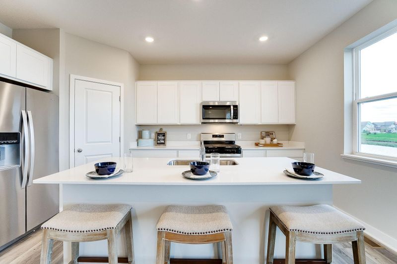 17257 Durham Dr, Lakeville, MN 55044