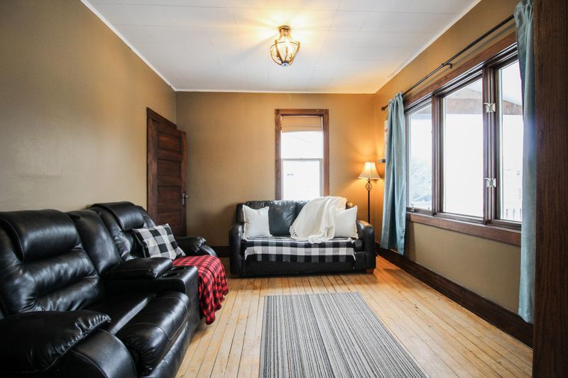110 Hampton Ave S, Dallas, WI 54733