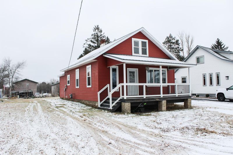 110 Hampton Ave S, Dallas, WI 54733