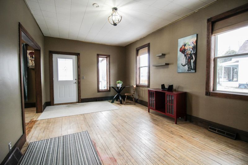 110 Hampton Ave S, Dallas, WI 54733