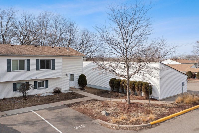 619 E Burnsville Pw #57, Burnsville, MN 55337