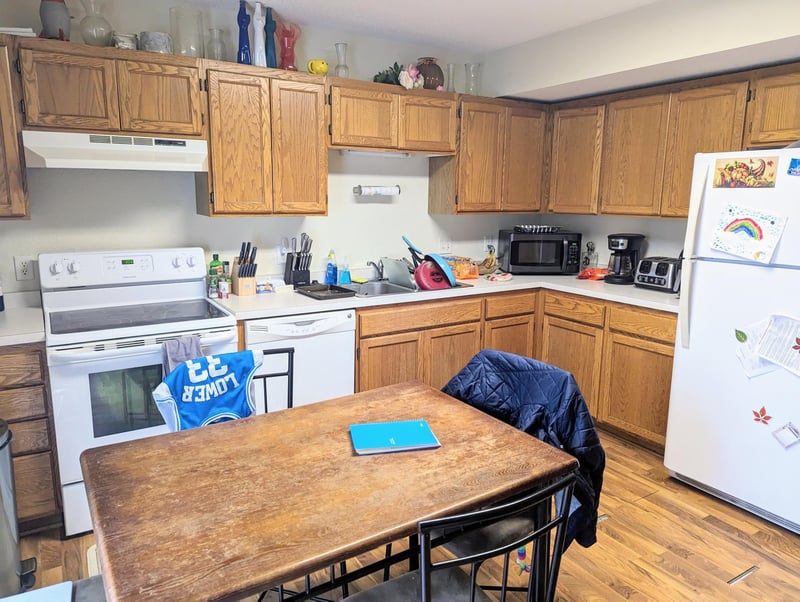 915 7th St #15, Jordan, MN 55352