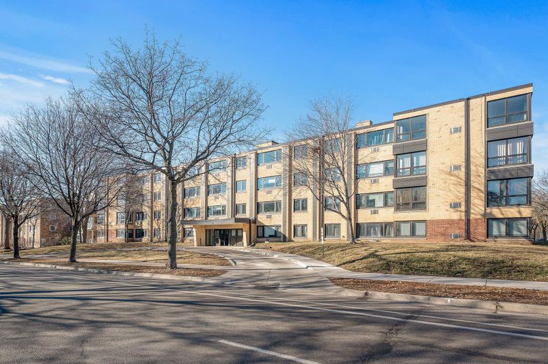 2500 Blaisdell Ave #305, Minneapolis, MN 55404