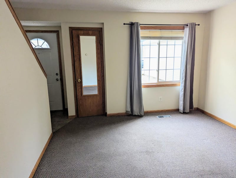 915 7th St #16, Jordan, MN 55352