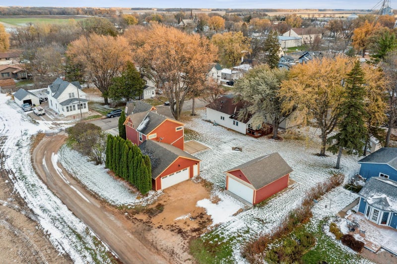 228 1st Ave NE, Plato, MN 55370