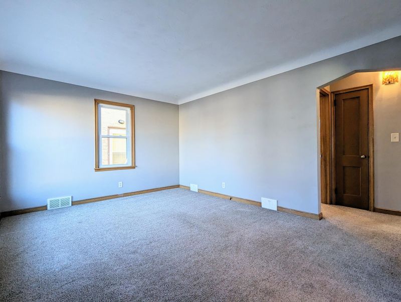 1684 Stillwater Ave, Saint Paul, MN 55106