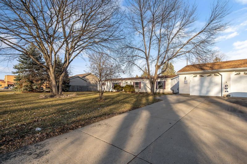 1102 4th St, Saint Paul Park, MN 55071