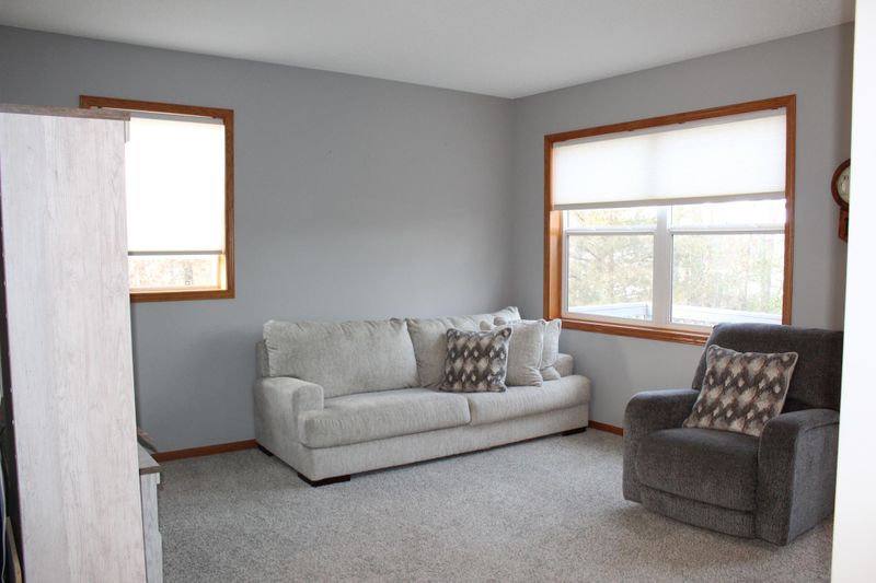 11715 Kings Ln SE, Becker, MN 55308