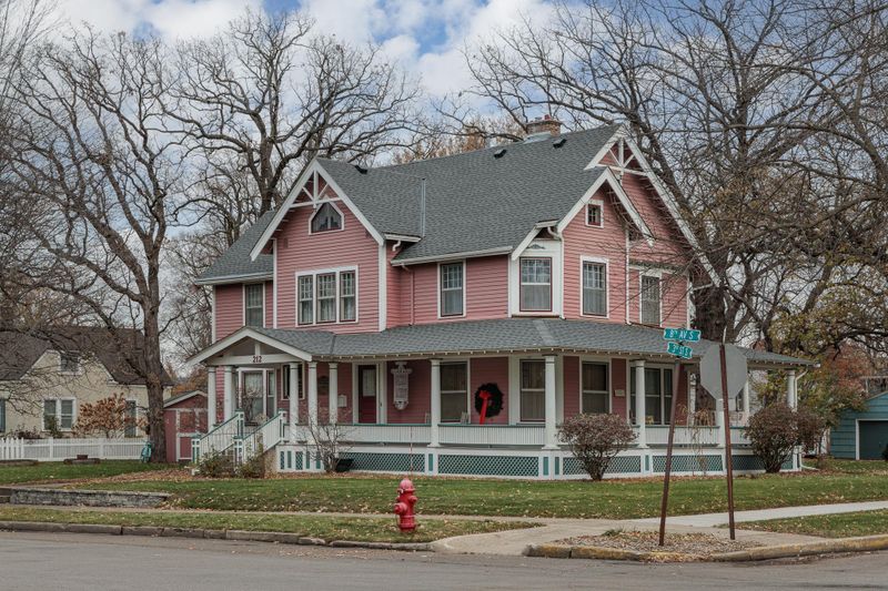 212 8th Ave S, Princeton, MN 55371