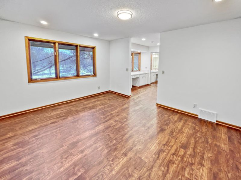125 Windsor Ct, New Brighton, MN 55112