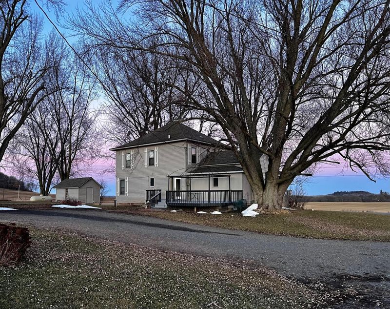 S7720 Sunrise Dr, Fall Creek, WI 54742