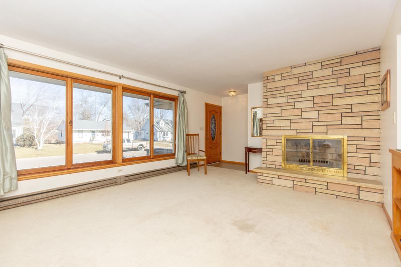 312 6th St W, Jordan, MN 55352