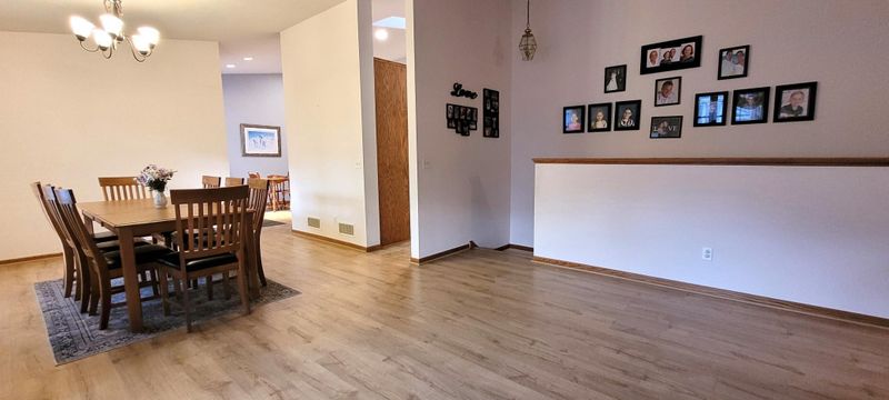 838 Ivy Ln, Eagan, MN 55123
