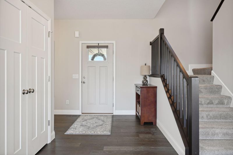 15662 Fairfield Dr, Apple Valley, MN 55124