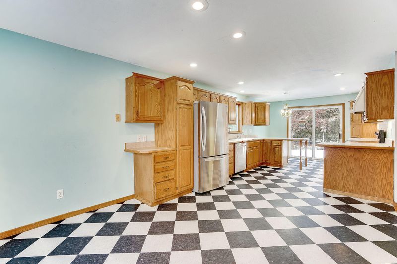 35 Saint Marks Bay, Faribault, MN 55021