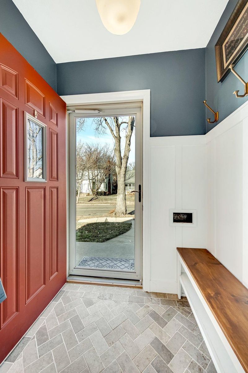 720 Sherwood Ave, Saint Paul, MN 55106