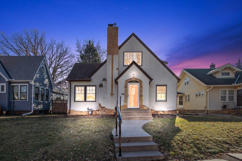 720 Sherwood Ave, Saint Paul, MN 55106