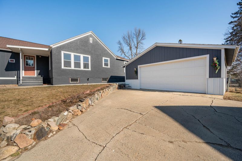 918 NW 4th Ave, Grand Rapids, MN 55744
