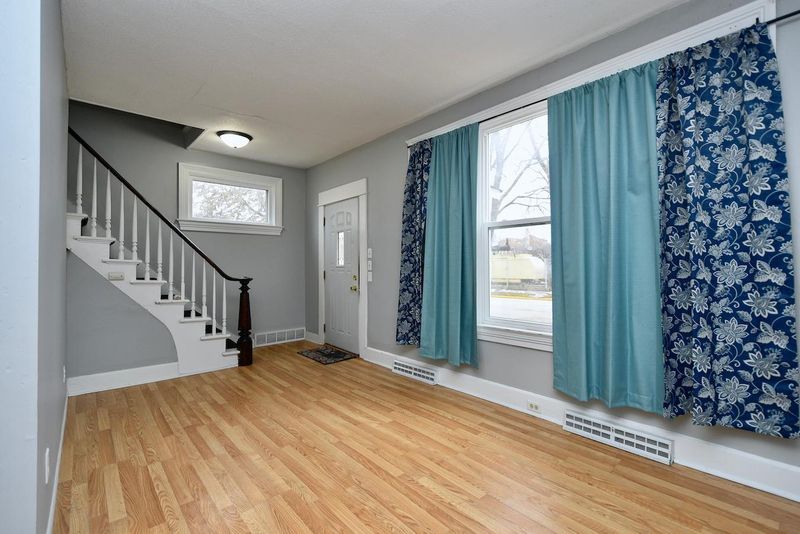 157 E Sanborn St, Winona, MN 55987
