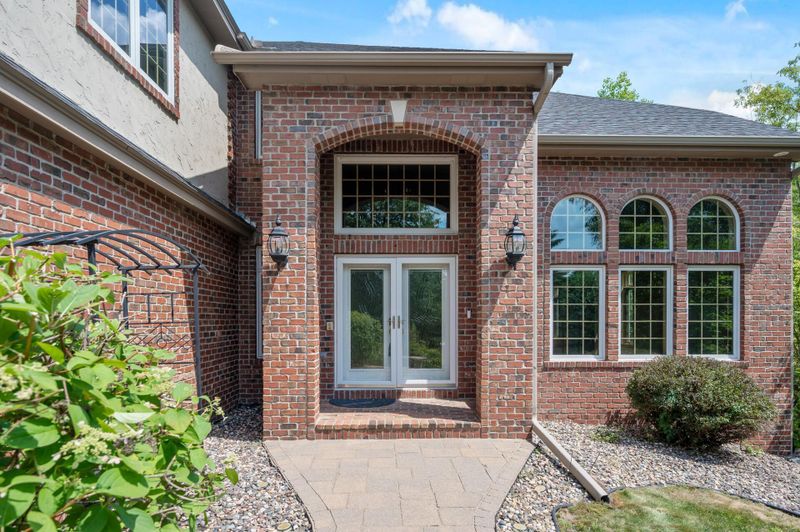 18697 Erin Bay, Eden Prairie, MN 55347