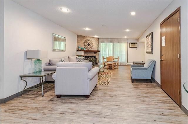 1903 Silver Bell Rd #214, Eagan, MN 55122