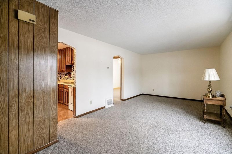 2307 Knoll Dr, Mounds View, MN 55112