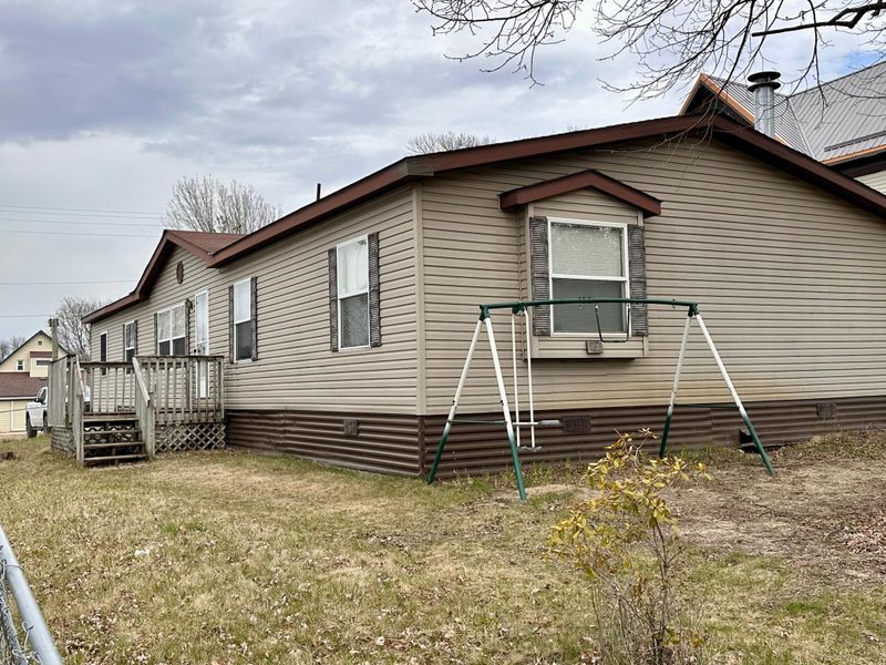 113 4th St S, Grove City, MN 56243