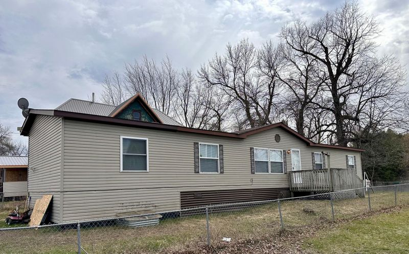 113 4th St S, Grove City, MN 56243