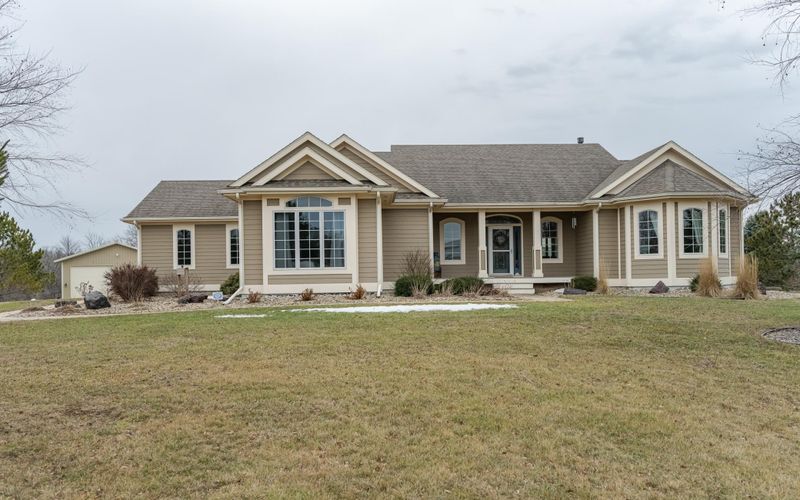 7154 Valley Dr SW, Byron, MN 55920