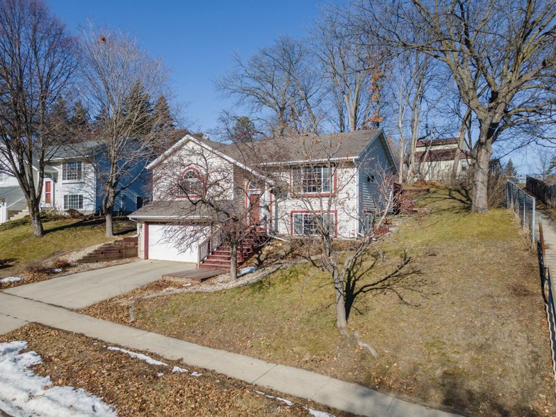 5 23rd St SW, Rochester, MN 55902