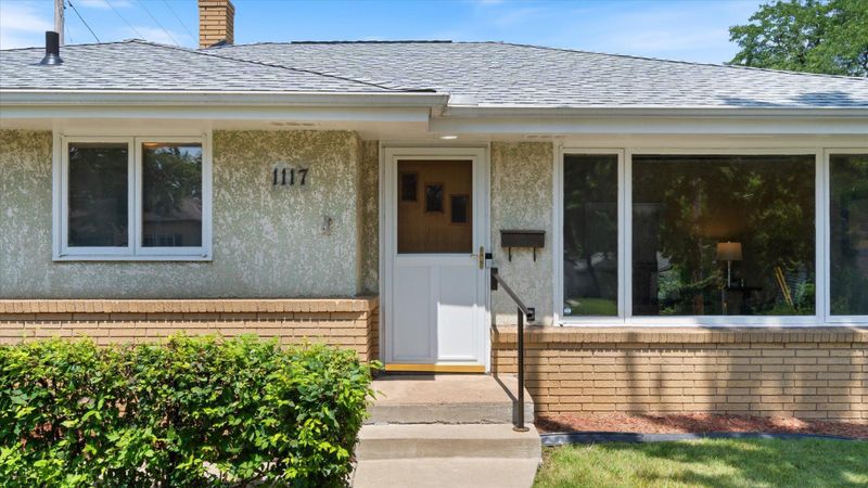 1117 Montreal Ave, Saint Paul, MN 55116