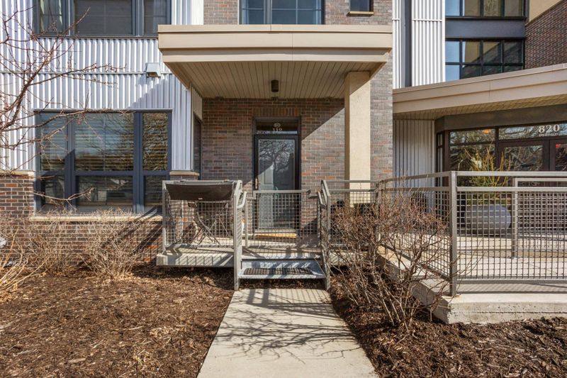 820 Emerald St #112, Saint Paul, MN 55114