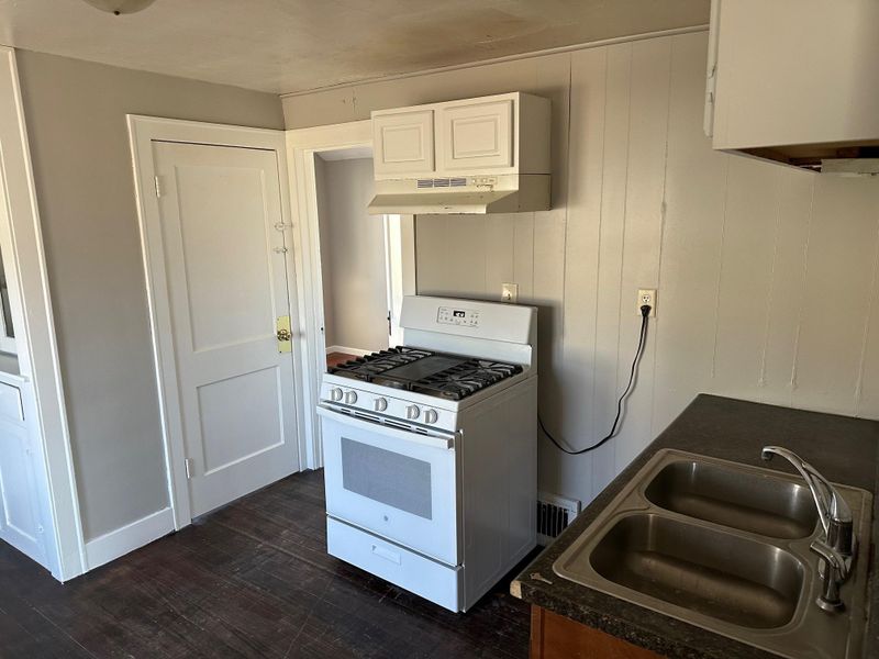 536 5th St NW, Faribault, MN 55021