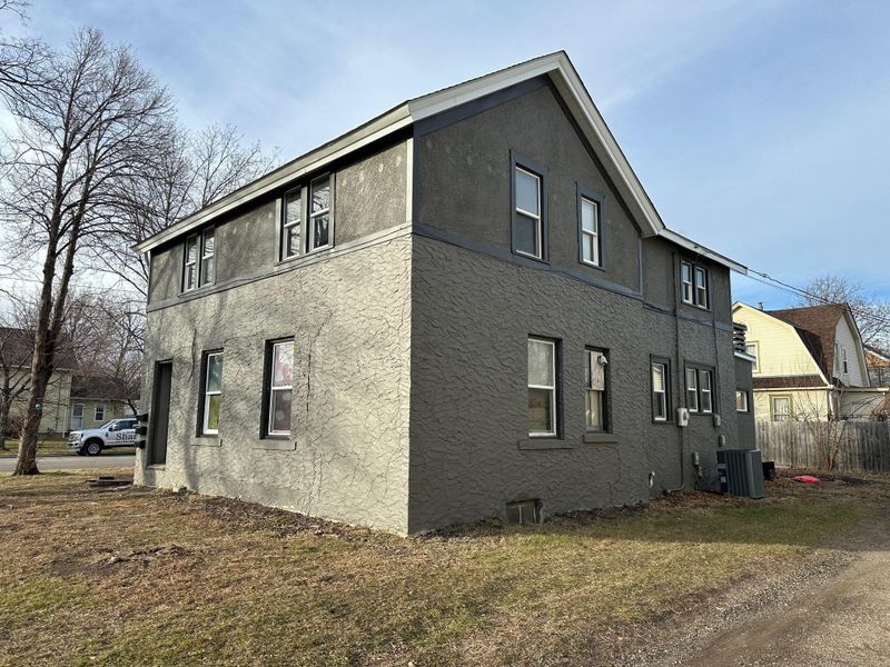 536 5th St NW, Faribault, MN 55021